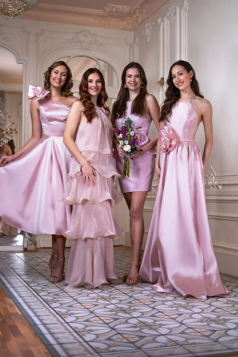 Quatre tenues rose pastel